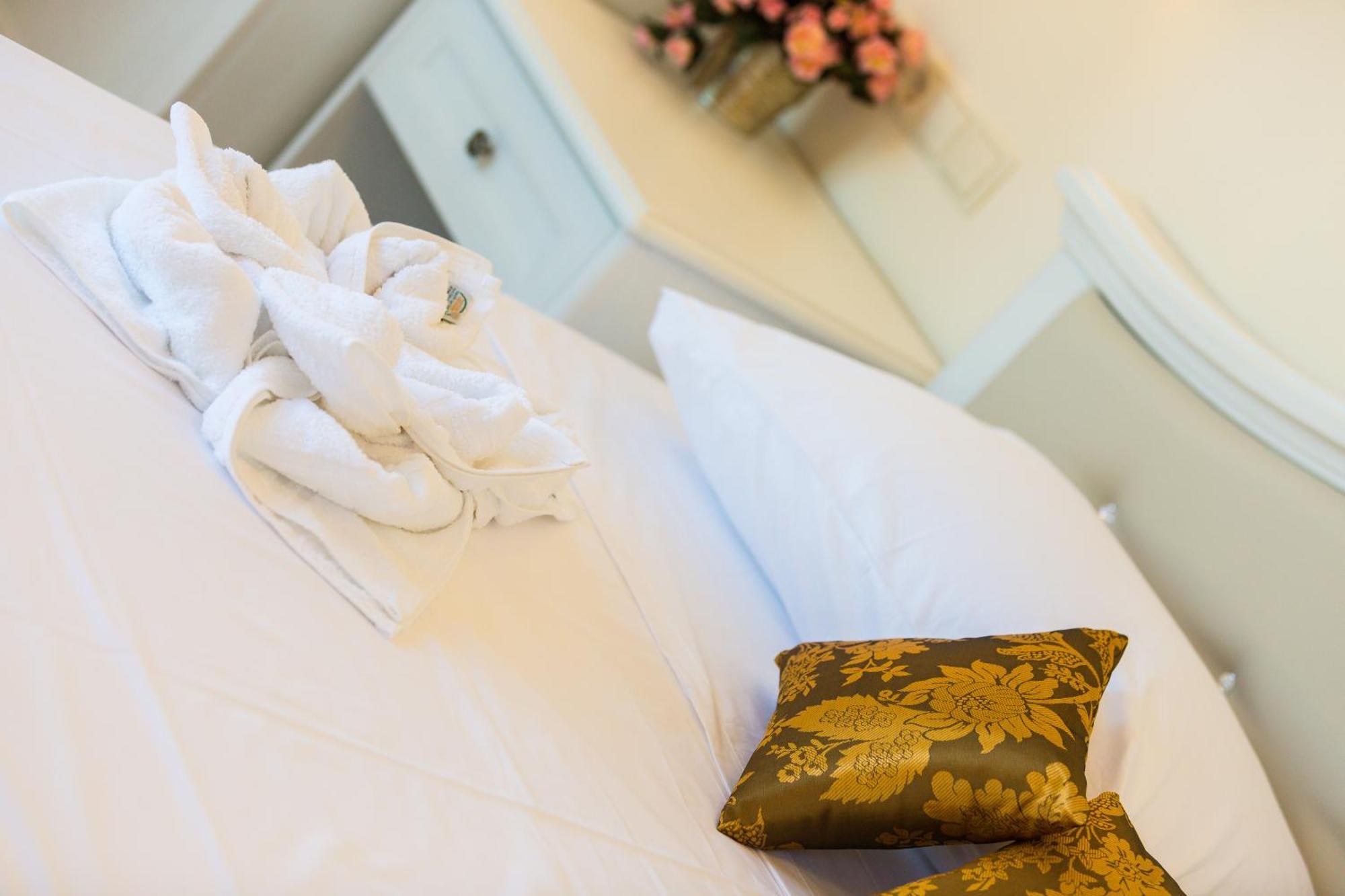 Polyxenia Suites Rethymno  Ngoại thất bức ảnh