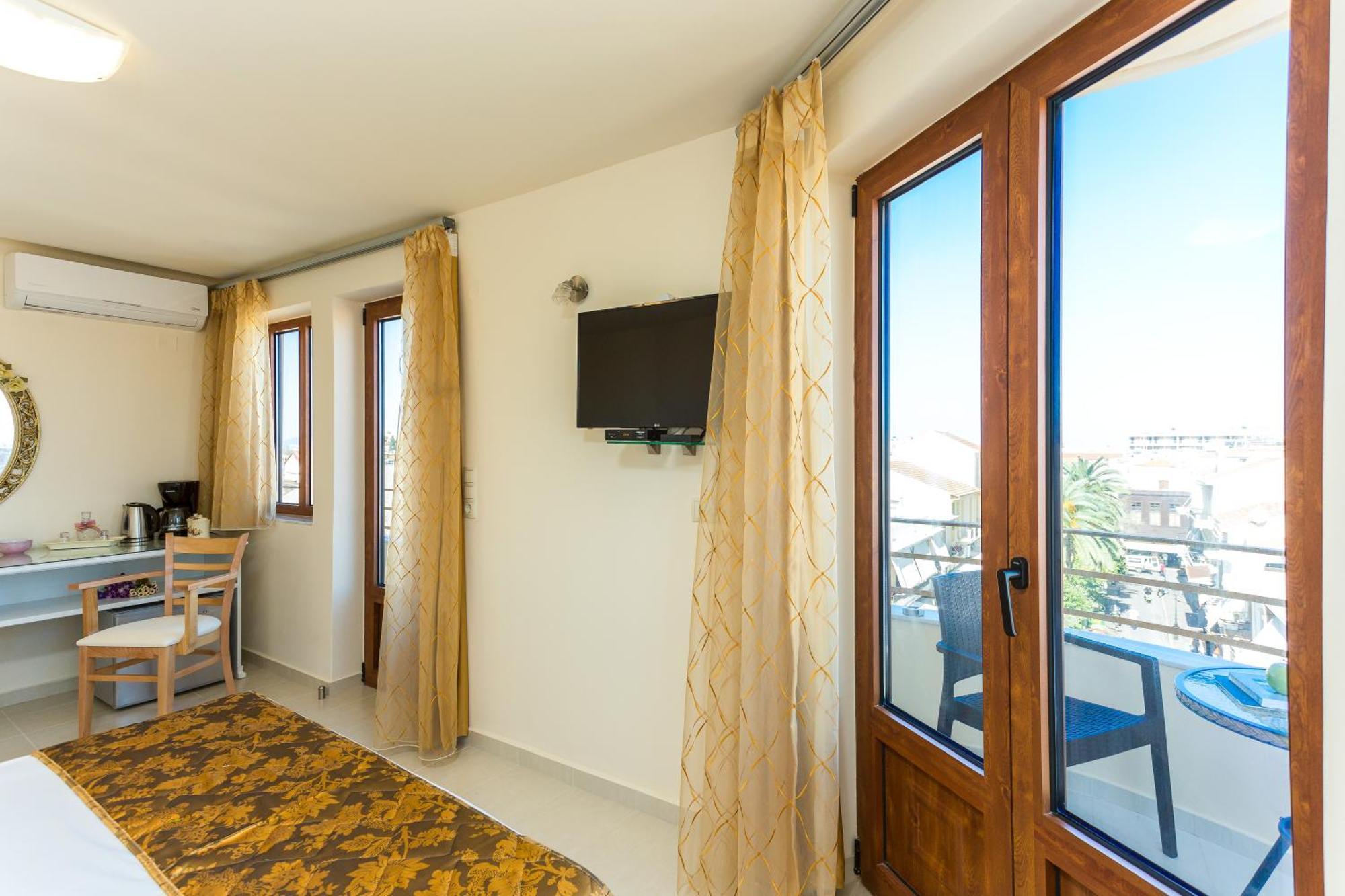 Polyxenia Suites Rethymno  Ngoại thất bức ảnh